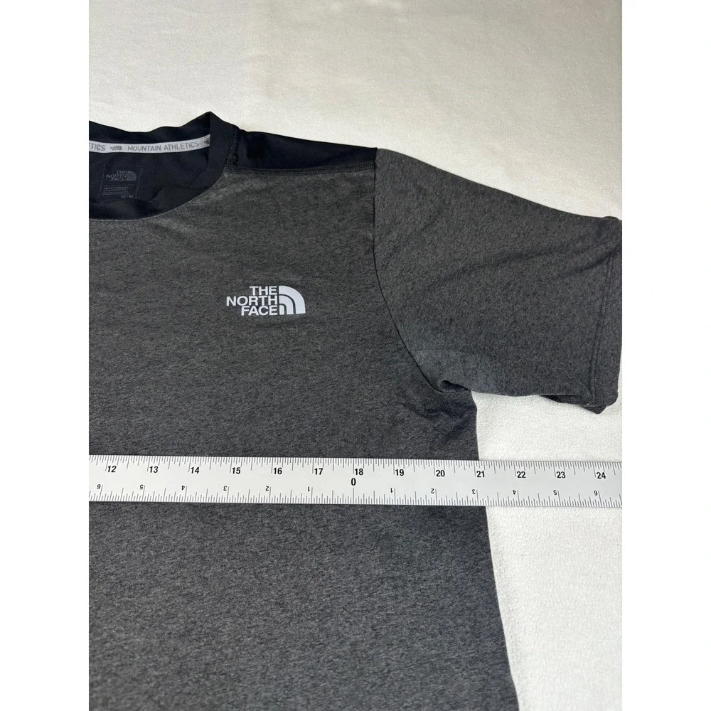The North Face Mountain Athletics Mens‎ M Gray FlashDry Training T-Shirt Heather
